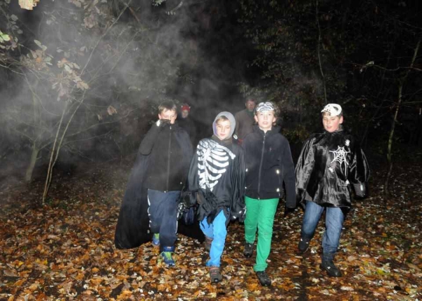 Geister im dunklem Wald Stahnsdorf 2012
